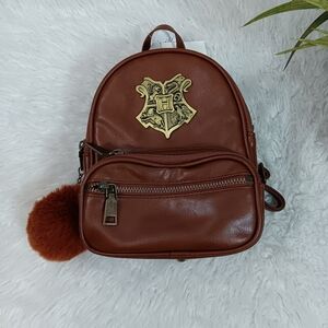 NWT Universal Studios Harry Potter Hogwarts Crest Mini Backpack Purse W/ Pom Pom